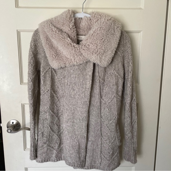 Anthropologie Sweaters - Anthropologie ~ Sleeping on Snow Sweater XSP